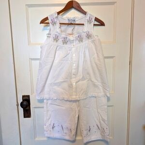 Nice n comfy 100% cotton white eyelet pajama set embroidered lavender prairie